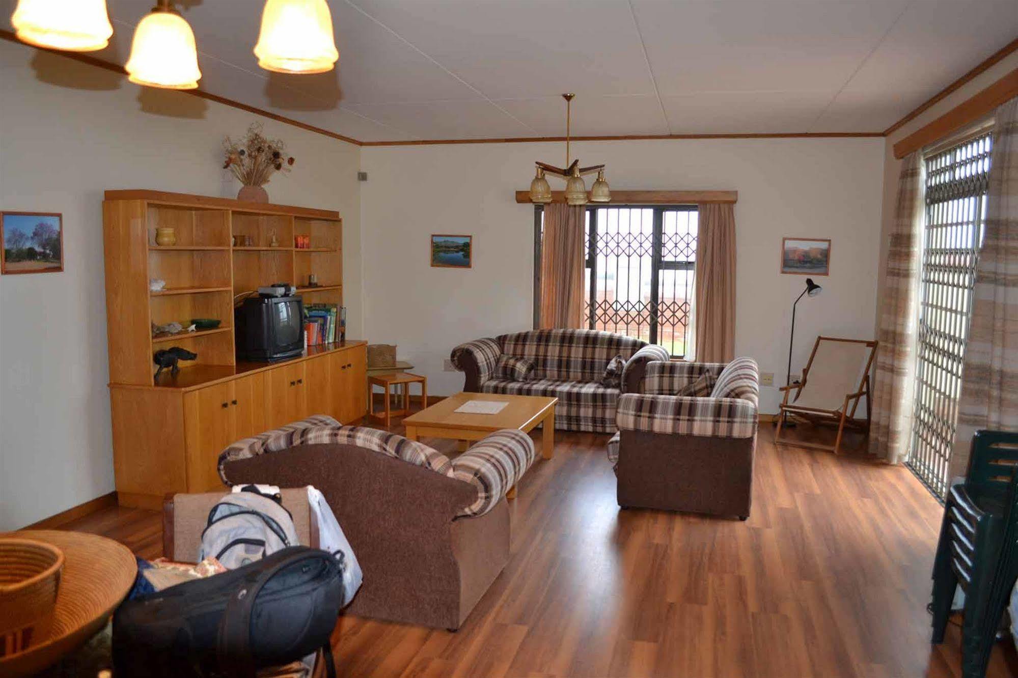 Usakos Etusis Lodge מראה חיצוני תמונה